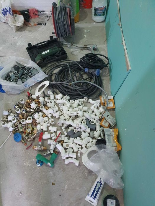 Diverse materiale de construcții instalati termice