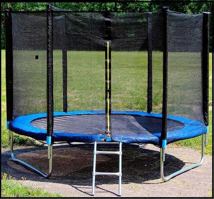 Батут с защитной сеткой для детей