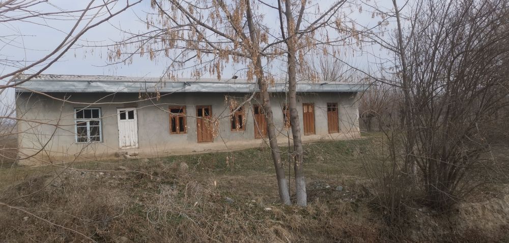 Uy joy sotiladi yul ustida 12 sotik