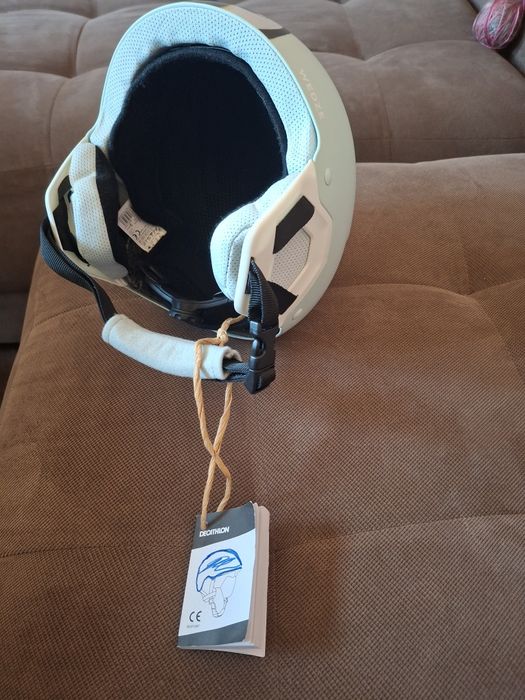 Детска ски каска от декатлон. Размер xs