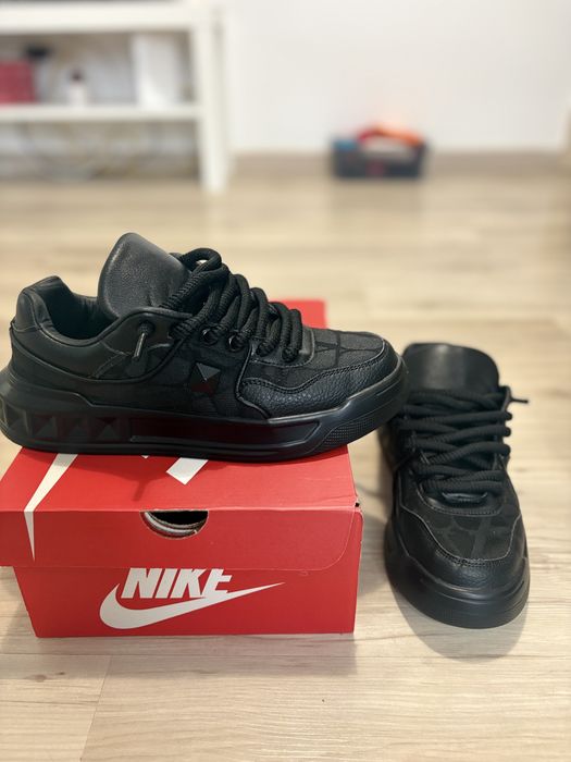 Adidași casual , culoare negru
