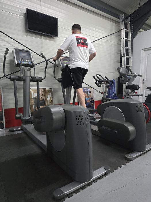 Stepper scări Life Fitness TV LED Touch Eliptica presa picioare