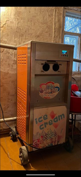 Продам аппарат для жидкого мороженого, фризер. ,