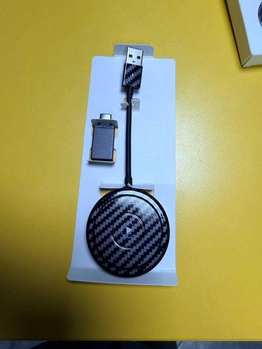 Безжичен адаптер за CarPlay и Android Auto за автомобил