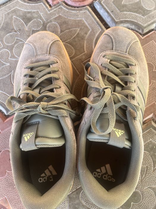 Маратонки Adidas 42.5