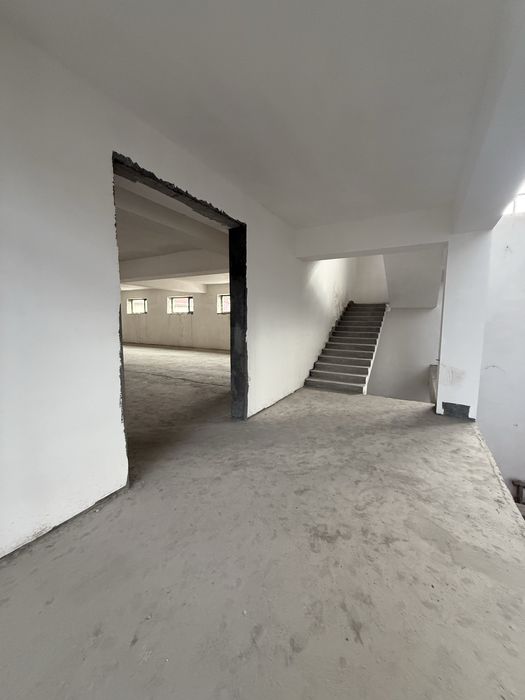 Сдается в аренду бизнес ценр  на М.Горкого.