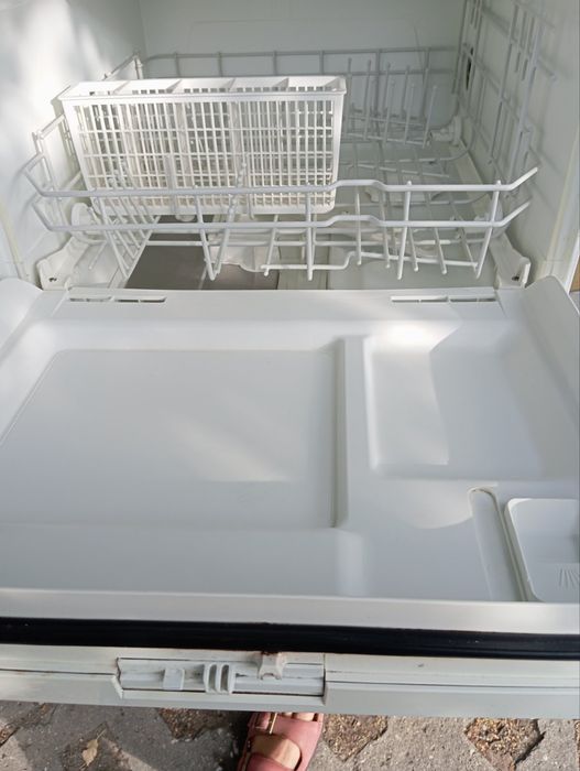 Бяла кухненска техника