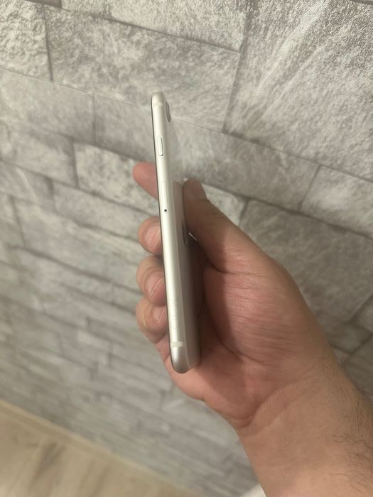 IPhone SE 3 2022 pentru recarosare