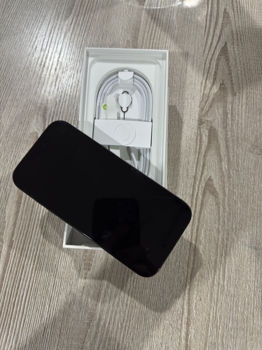Продается iPhone 16pro 256gb black titanium