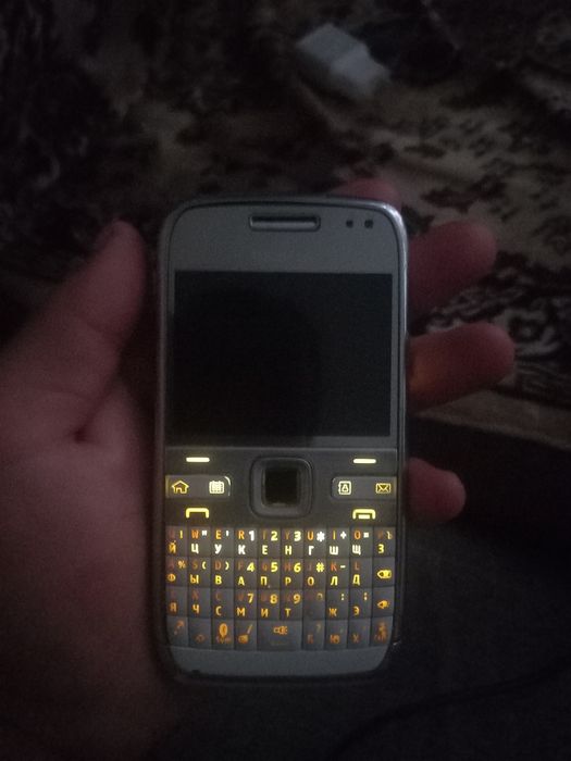NOKIA E72 минус только экран