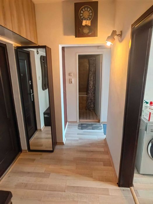 Продава се Двустаен апартамент в София, Център - 65 кв.м за 1617 €/кв.м - Снимка #2