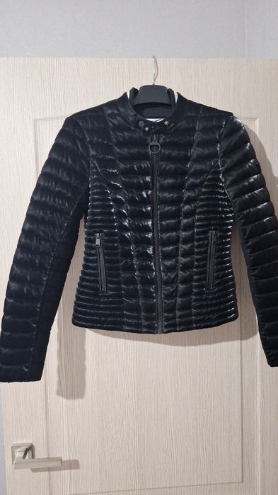 Куртка женская  Guess