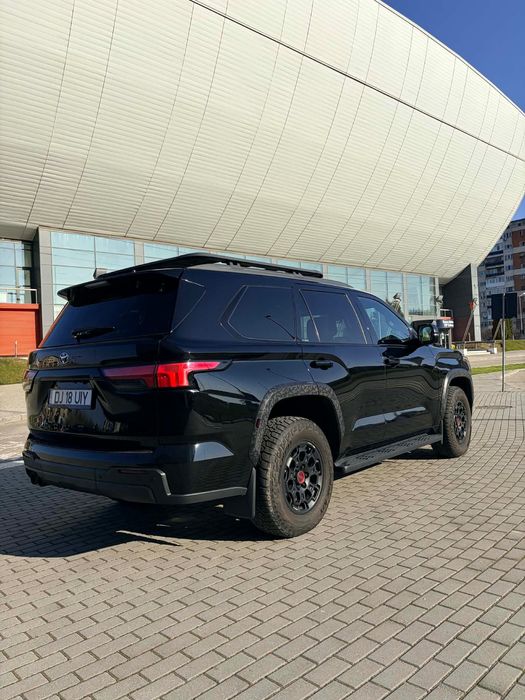 TOYOTA Sequoia 2023 — imagine 4