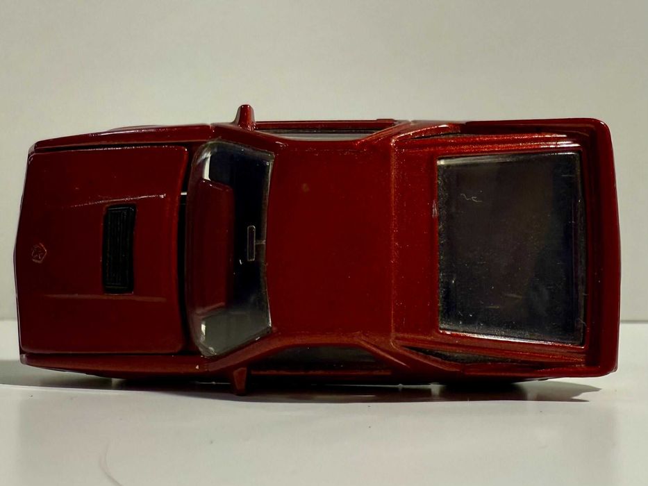 Matchbox Dodge Daytona Turbo 1:58
