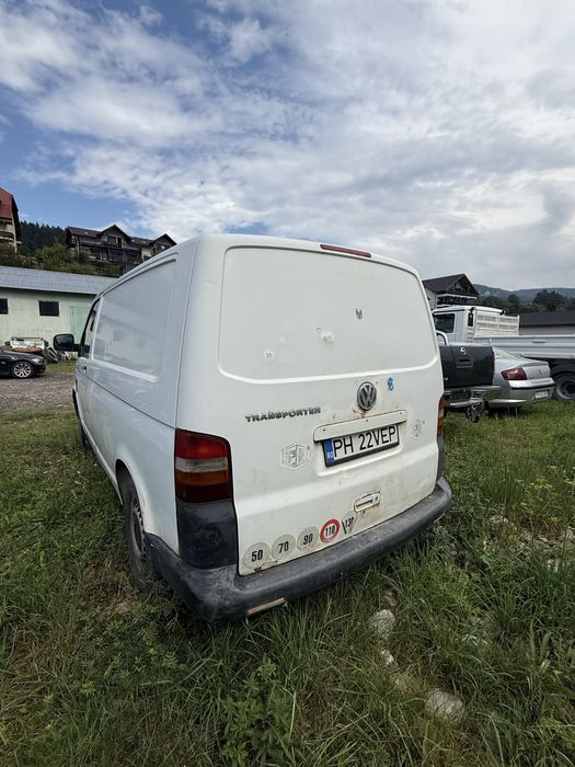 Vând Volkswagen Transporter T5