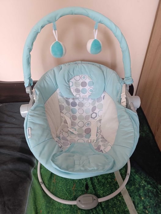Музикален шезлонг за бебе