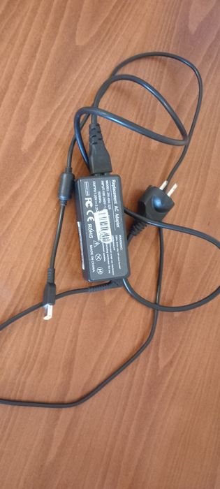 Зарядно за лаптоп Lenovo