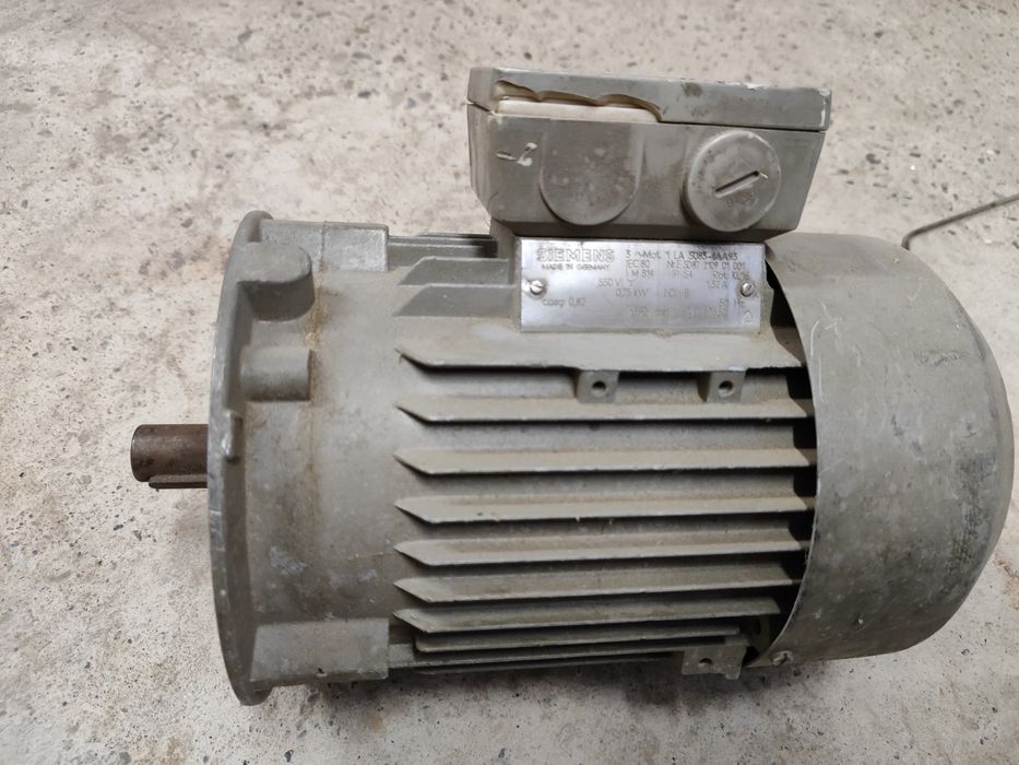 Motor trifazat Siemens 0.75 kw,1390 rpm