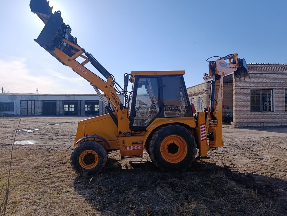 Продам экскаватор погрузчик