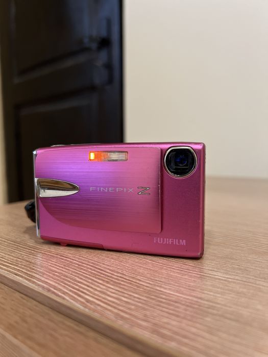 Фотоапарат Fujifilm 10 Mp с подаръци