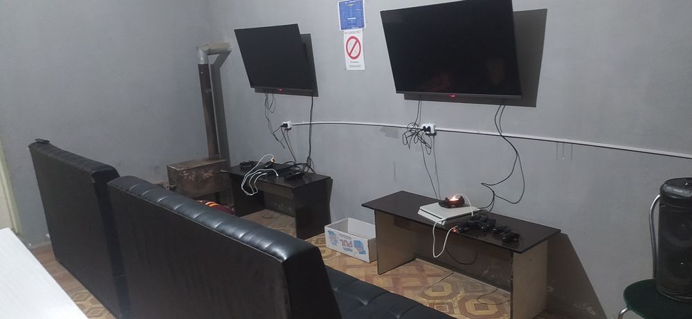 Ps4. 2ta. Ps3. 2ta barcha jihozlari bn