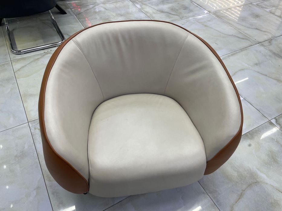 Срочно продается комплект кресло