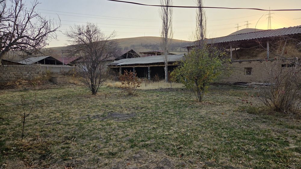 Участка сотилади