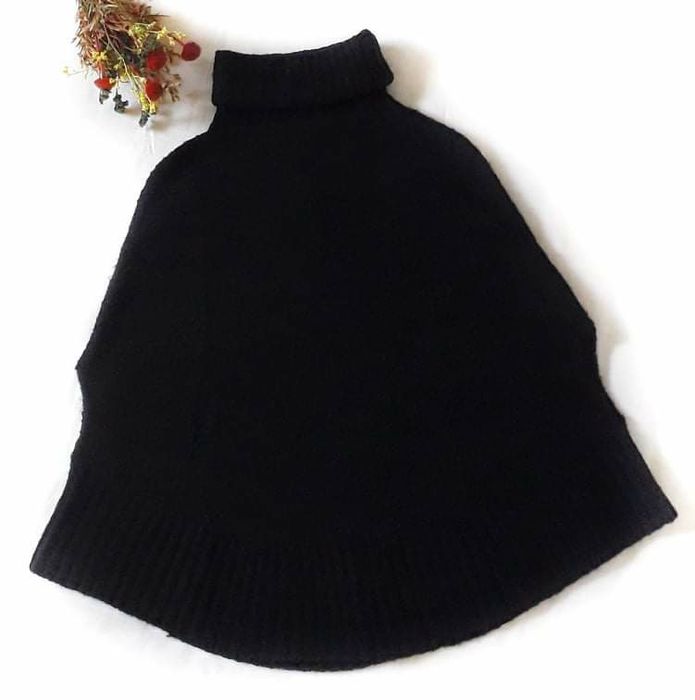 Capa neagra insotita de camasa