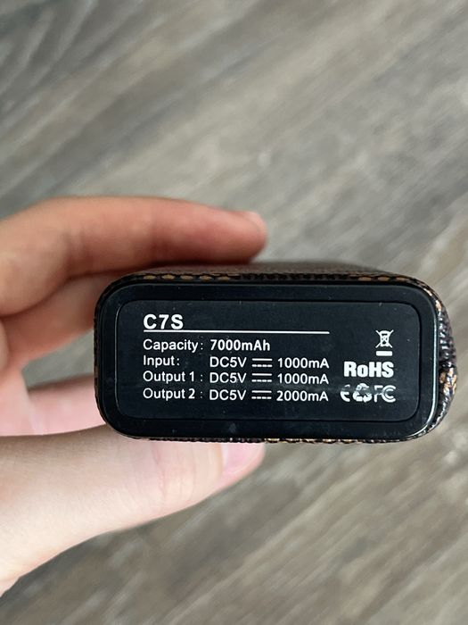 Стильный повербанк C7S 7000 mAh