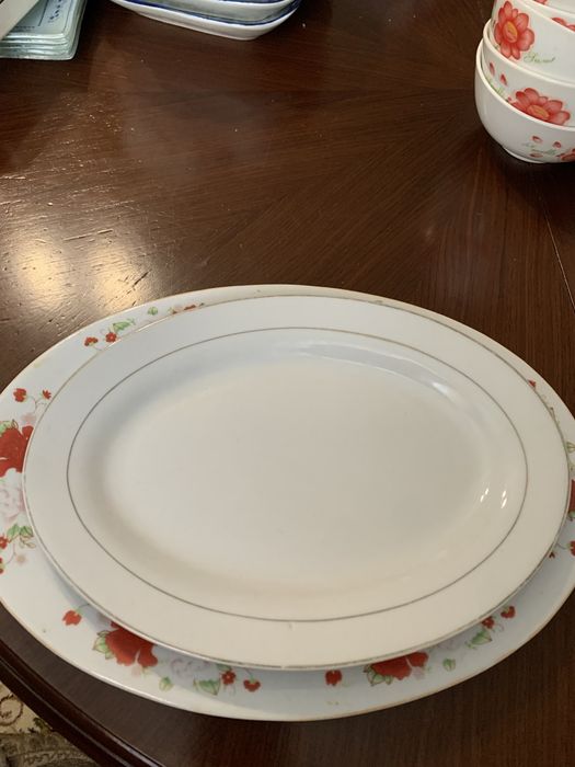 Продам тарелки, блюдо, кастрбли