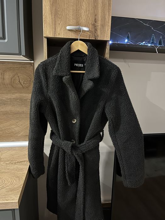 Пухено палто PIECES - S