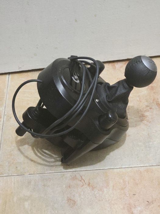 Logitech G923 + скоростен лост