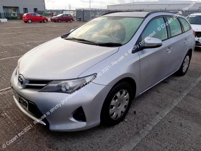 Dezmembrez Toyota Auris 2 [2012 - 2015] Touring Sports wagon 5-usi 1.4 D-4D MT (90 hp)