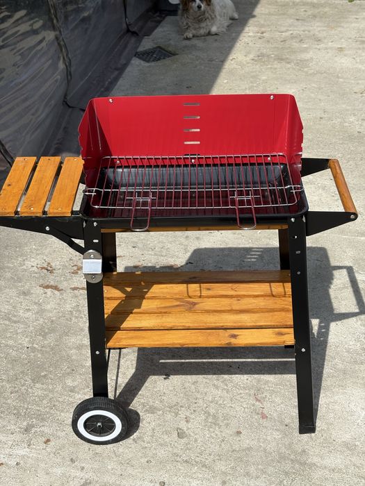 Grătar BBQ cu cărbuni