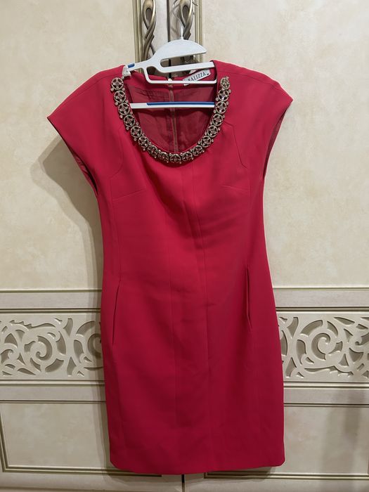 Женское вечернее платье