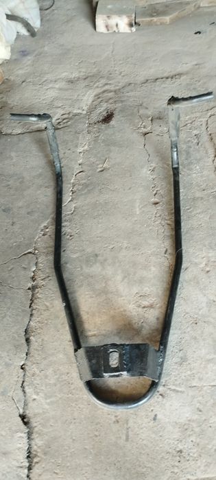 Продам кронштейн -упор для запасного колеса Газель