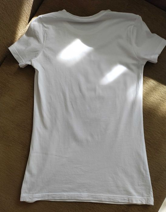 Продам женскую футболку