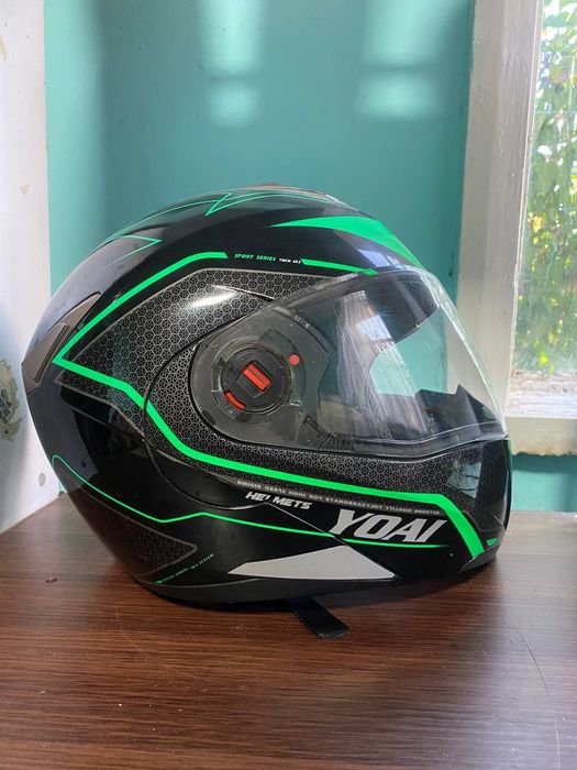 Продается мото шлем