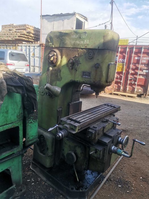 Продам фрезорный станок