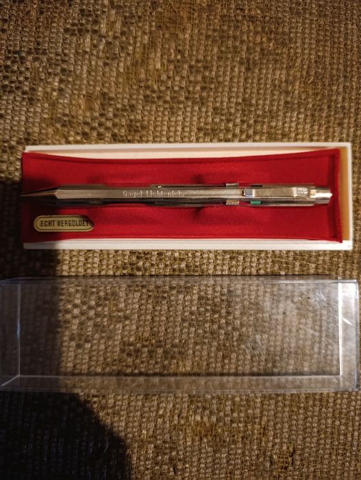 Позлатена немска химикалка