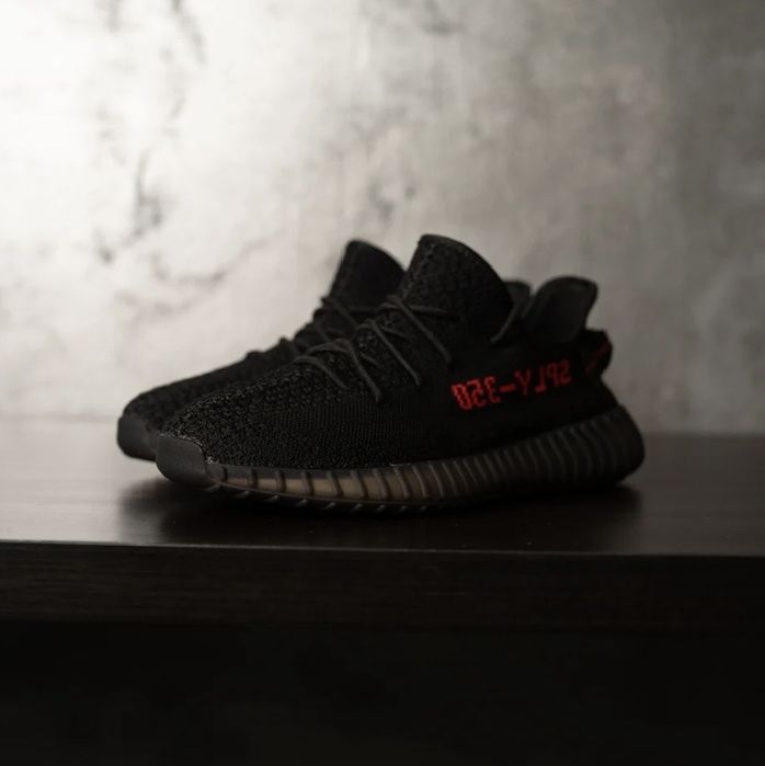 Adidas Yeezy Boost 350 V2 – Black/Red, mărimea 44