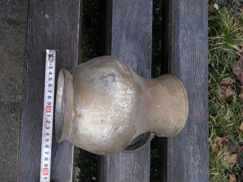 Медна кана с бронзова дръжка