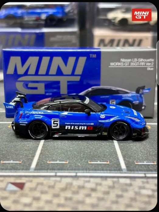 Модель Nissan Skyline R35 MiniGT