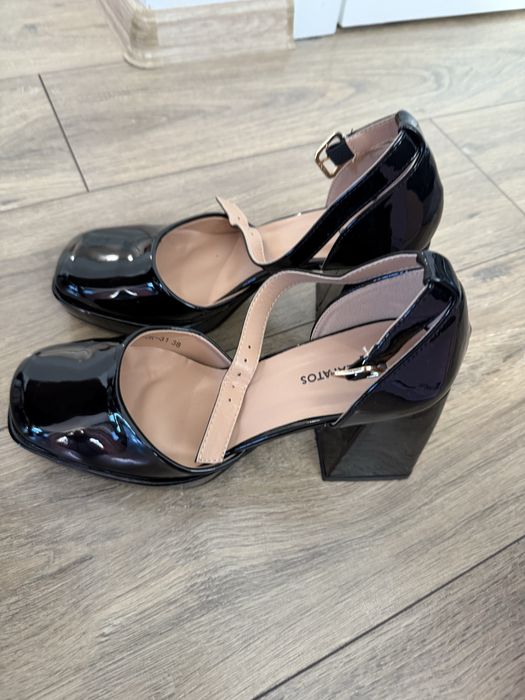 Обувки на висок ток Zapatos 38 размер