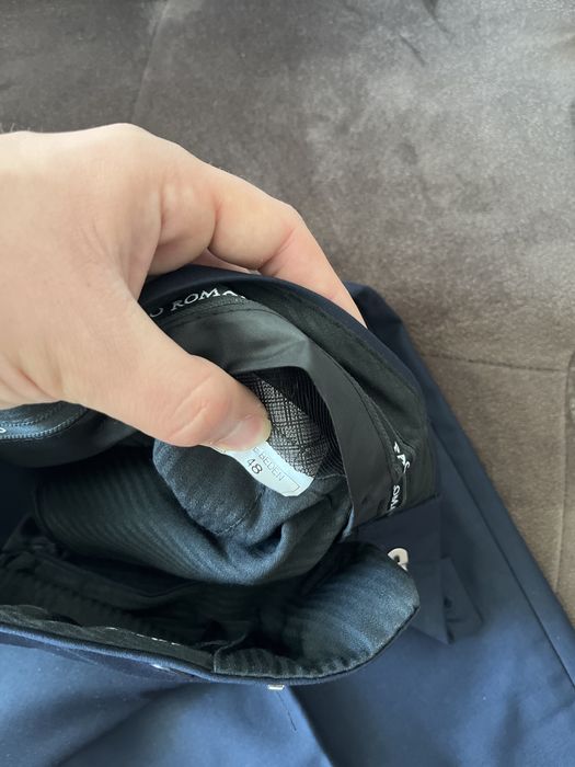 Абитуриентски костюм