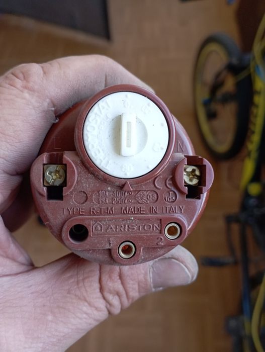 Аристон новые  ,новые продам