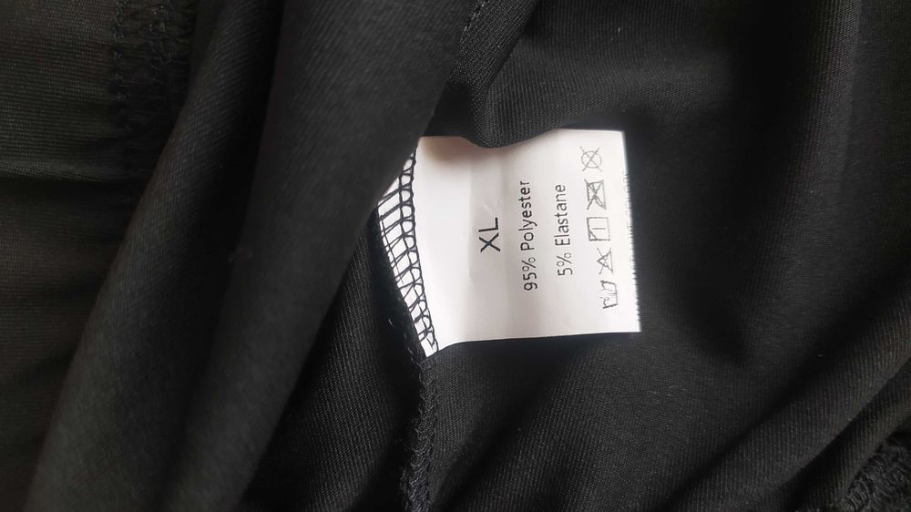 Черен панталон с копчета