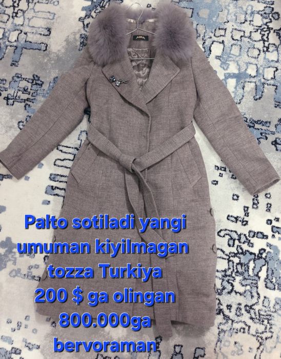 Ayollar kiyimi sotiladi yangidek