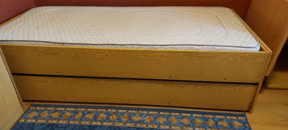 Мебелно обзавеждане