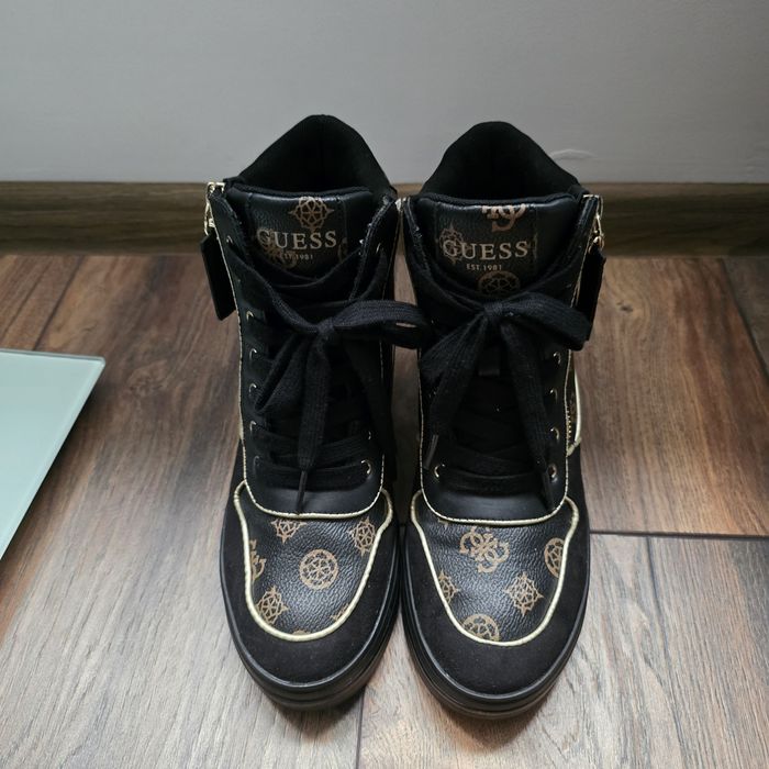 Два чифта сникърси обувки Guess